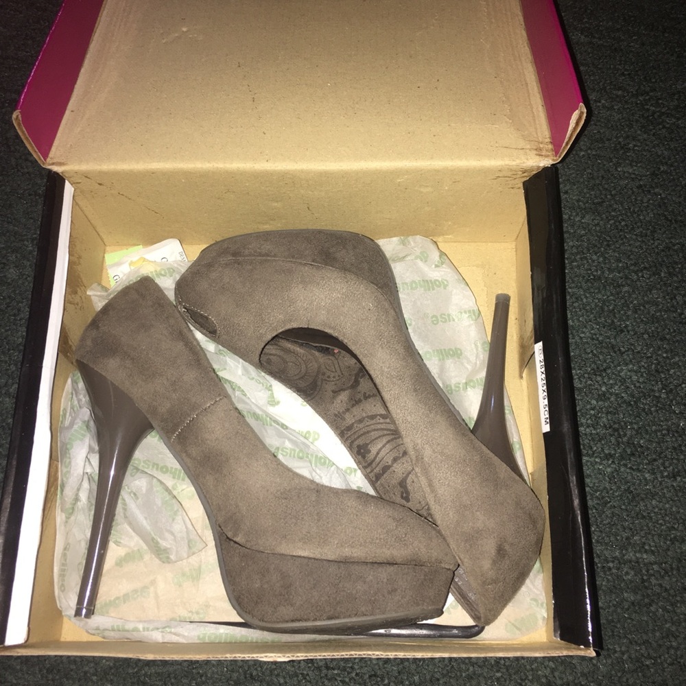 Shoe - Picture 14 of 16